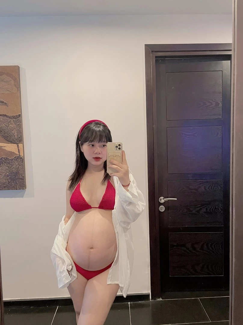 Bikini đẹp, giao hàng nhanh, mặc lên tôn da lắm lun, nhưng mà k nâng ngực lắm đâu ạ, 🤣🤣🤣 nói chung là đáng mua nha