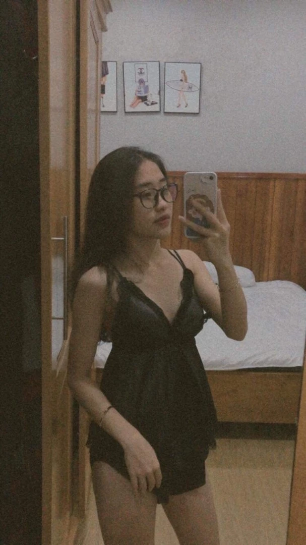 Chất liệu:PHi bóng

Rất ok, giá này mà nhận được bộ đồ ngủ này khá ok chất lượng tốt