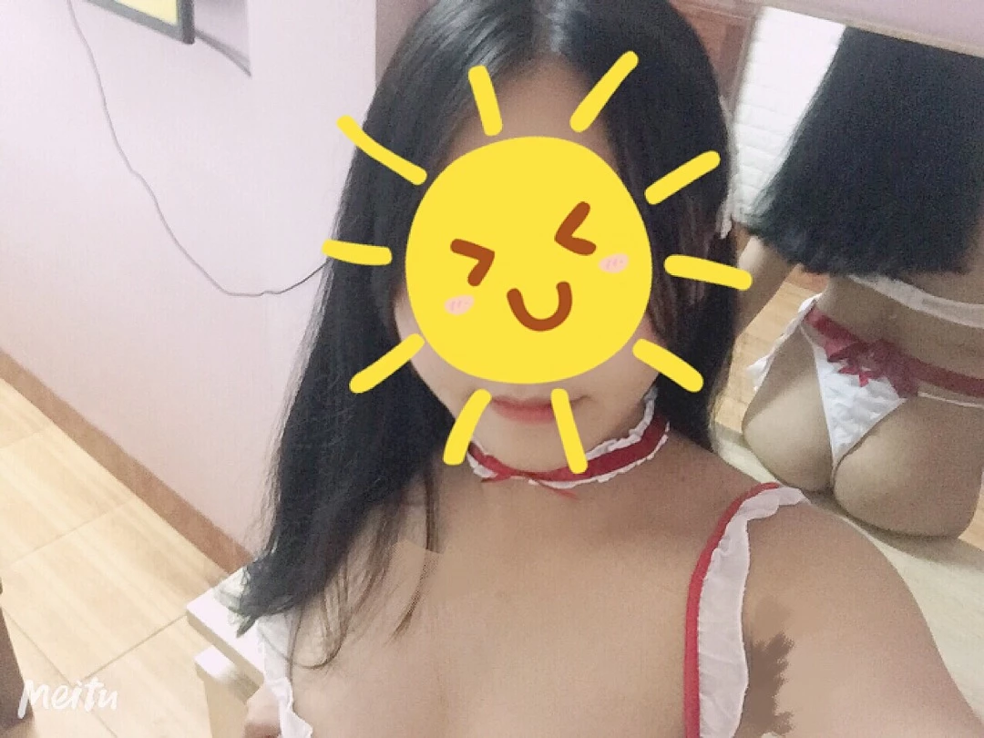 Đầm xinh, chất vải đẹp. Shop giao hàng nhanh. Chúc shop buôn may đắt bán nha