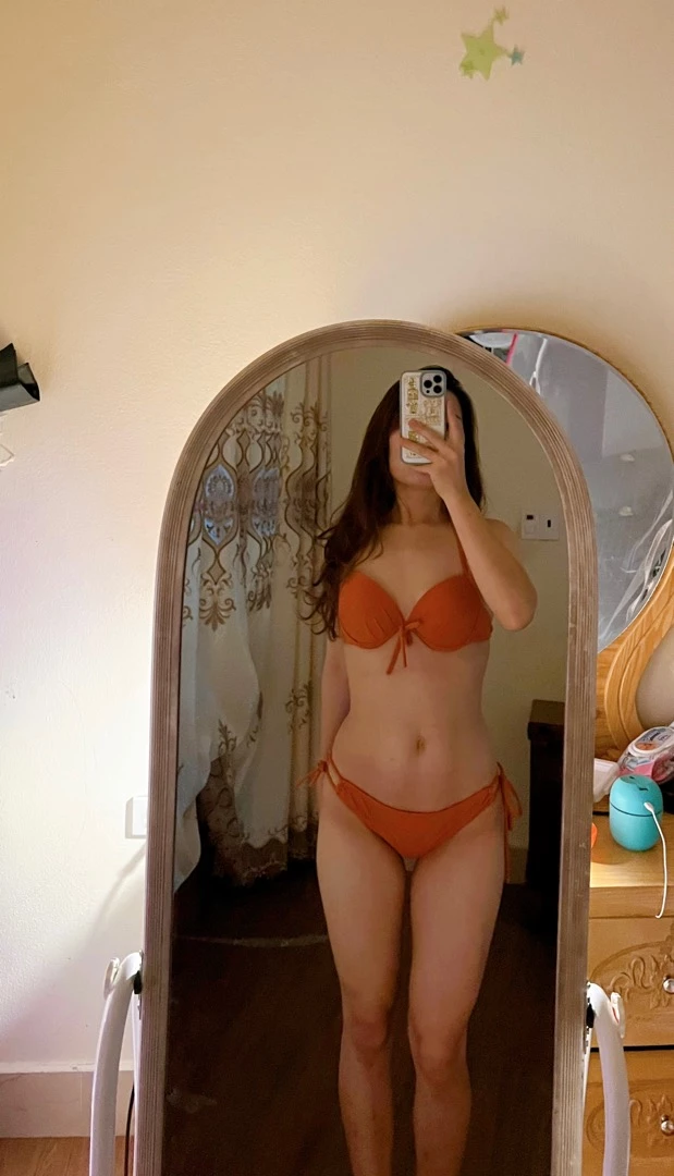 Màu rất xinh nha, hàng đẹp y mẫu, mỗi tội buộc nhiều dây 😂😂😂👍🏻👍🏻🥀