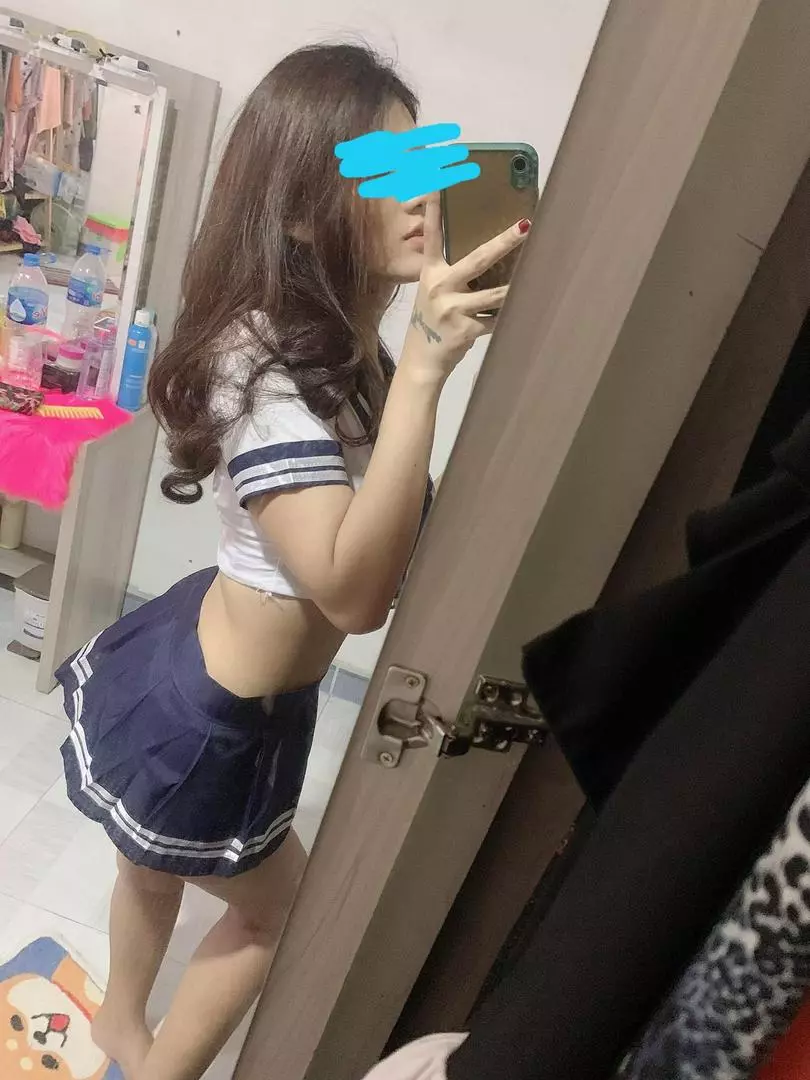 Ở ngoai sau vay đieu chỉnh đuọc.vai đẹp ,giao hàng nhanh lắm.from thoai mái rộng rãi.đầy đặn tý mặc vân đẹp