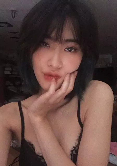 Áo chất hơi mỏng, mình 45kg hơi rộng size S nhưng dc caia mặc đẹp sexyyyy