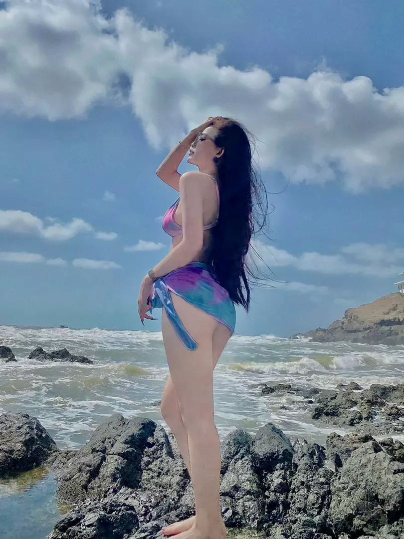 Gần tết nên hàng giao hơi lâu ý, nhưng mà vải đẹp, màu đẹp, xem hình tui là biết nhoaaaa 😚😚