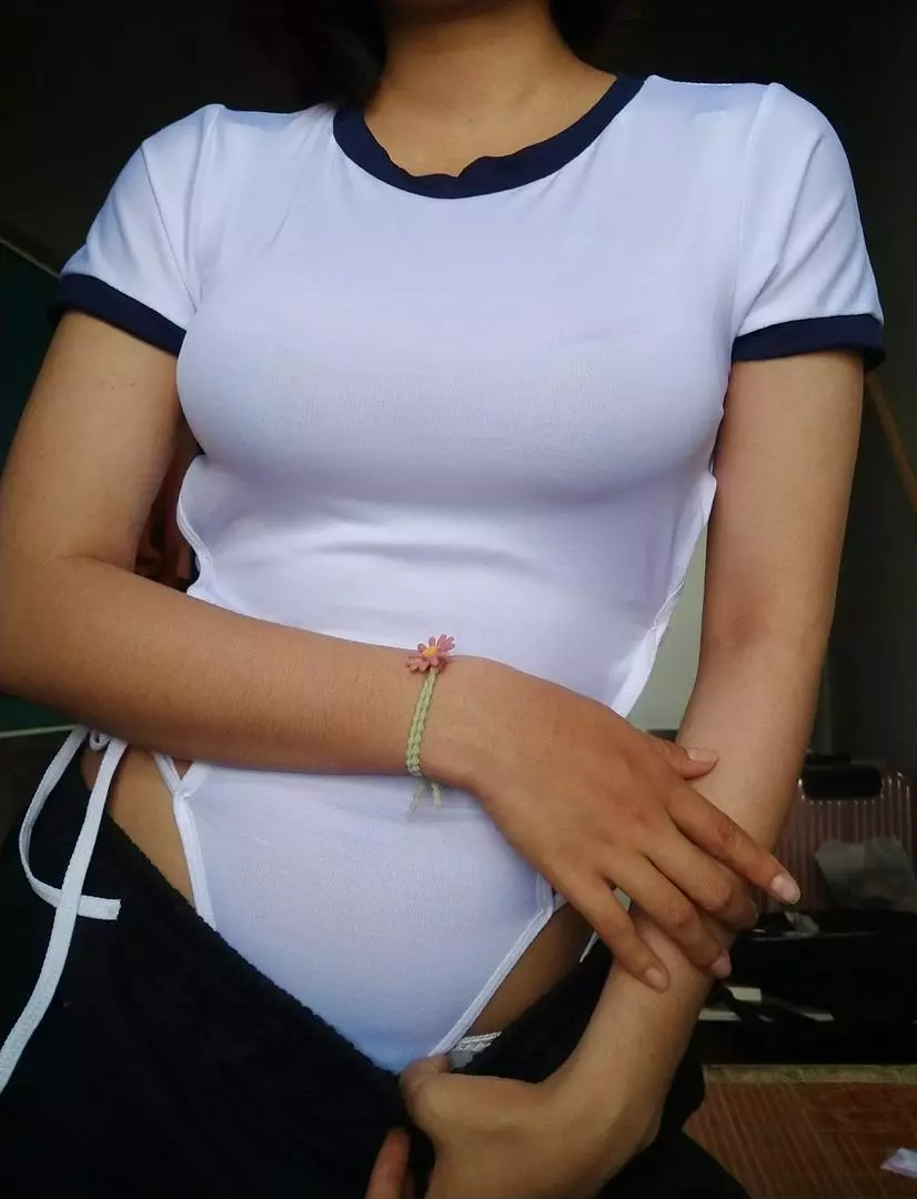 Mới tết ra nên giáo hàng chậm xíu nhưng mà hàng oke lém lại còn tặng thêm dây cột tóc cute cực 