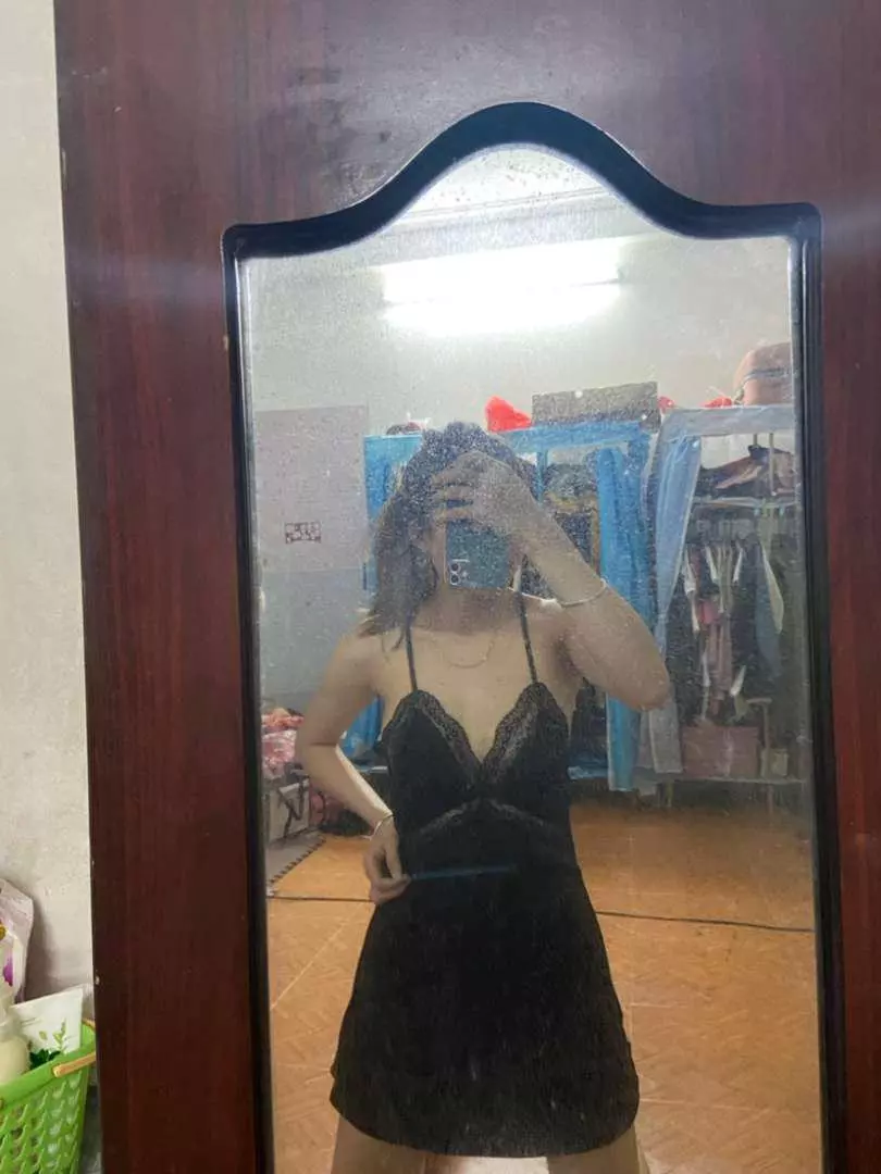 ối trời đất ơi sp cực kỳ xinh mình cực kỳ thích và hài lòng nha. Vải mềm mịn ko thô như mấy chỗ khác mình mua. Lên form đẹp, màu và kiểu giống hình ❤. từ nay cứ shop mà mua ko phải mất công tìm shop khác. tặng shop 5000* nhé. nhiều mẫu đẹp quá mà hết xiền rồi. thôi để tháng sau ahuhu