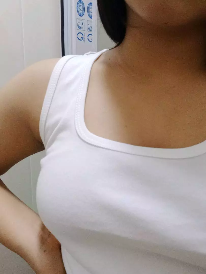 Hình thấy áo khá đẹp. Mình 67kg m6 vòng 1 100cm mặc rất vừa người. Các bạn có thể tham khảo chiếc áo này vì giá khá rẻ