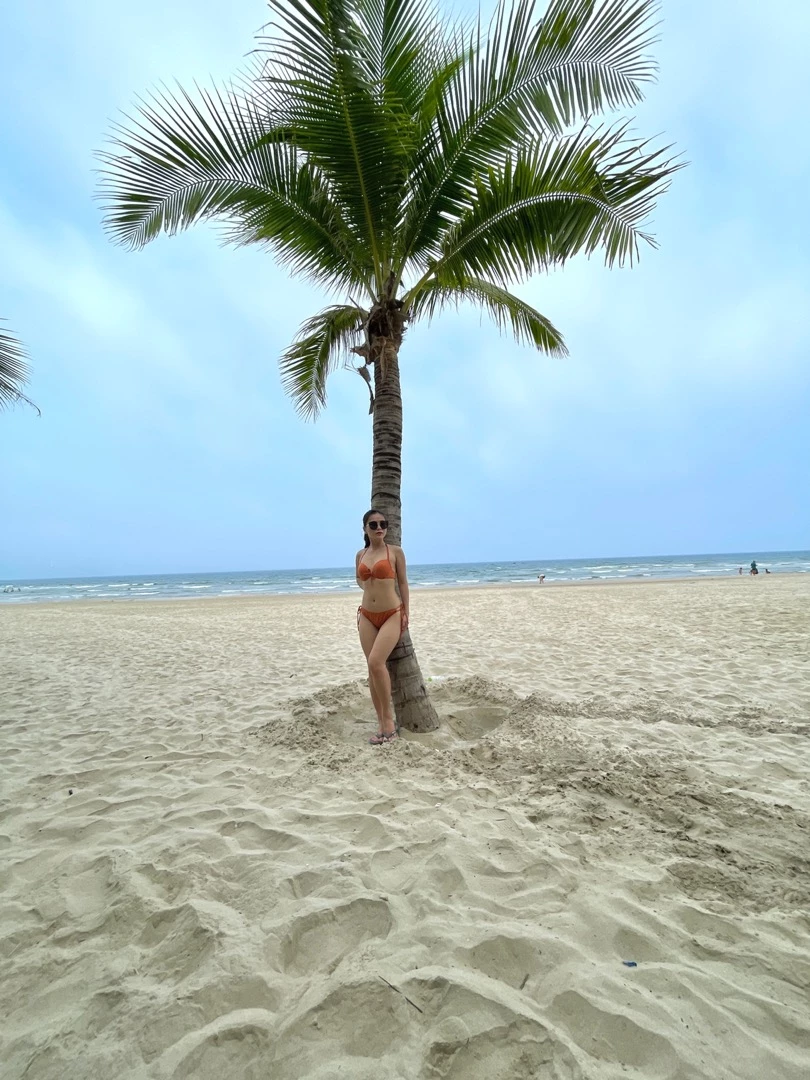 Giống như hình. form đẹp. Shop giao cũng nhanh bdb kd. Kkkkkkkkk