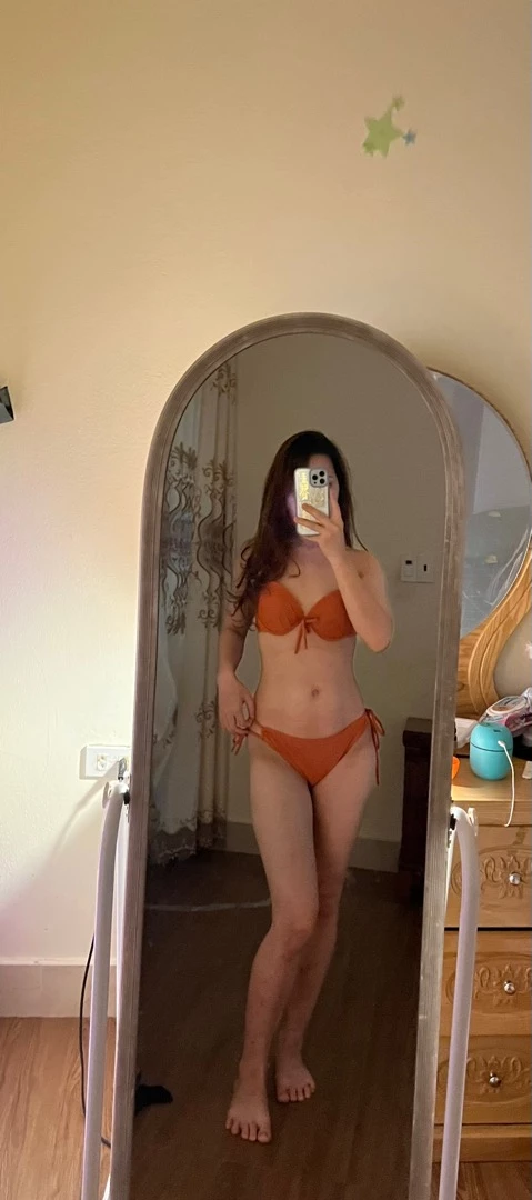 Màu rất xinh nha, hàng đẹp y mẫu, mỗi tội buộc nhiều dây 😂😂😂👍🏻👍🏻🥀