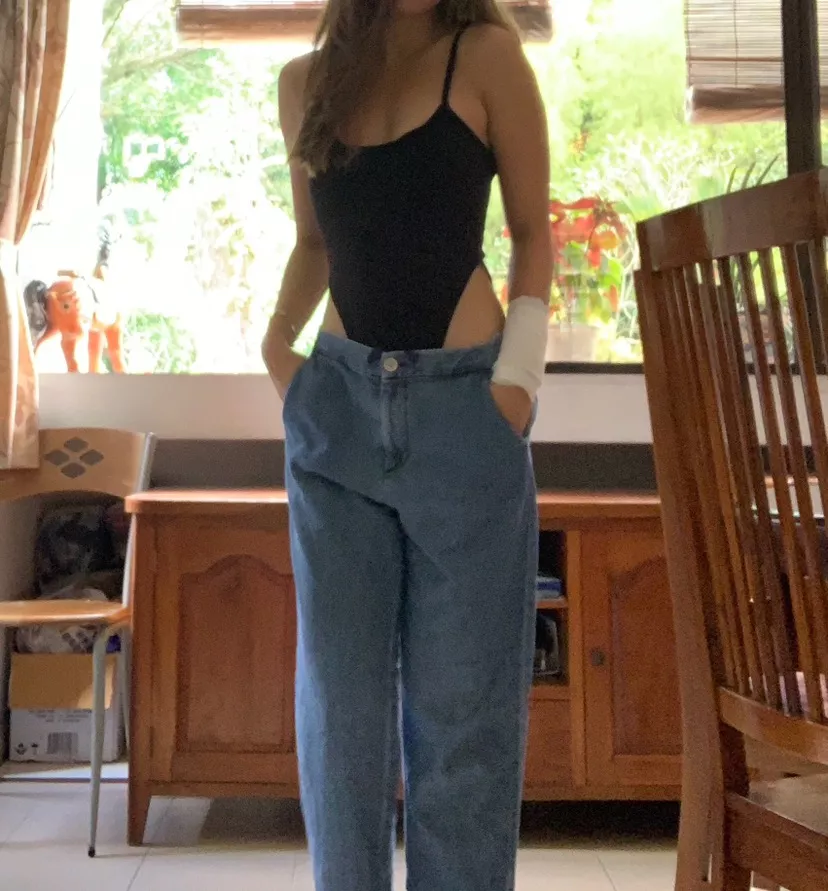 Chất lượng vật liệu: tốt
Màu sắc: tốt

Chất lượng tốt hơn mong đợi, đó là loại vật liệu mịn hơn là da ngứa! Nâng bc mặt trước cắt khá thấp