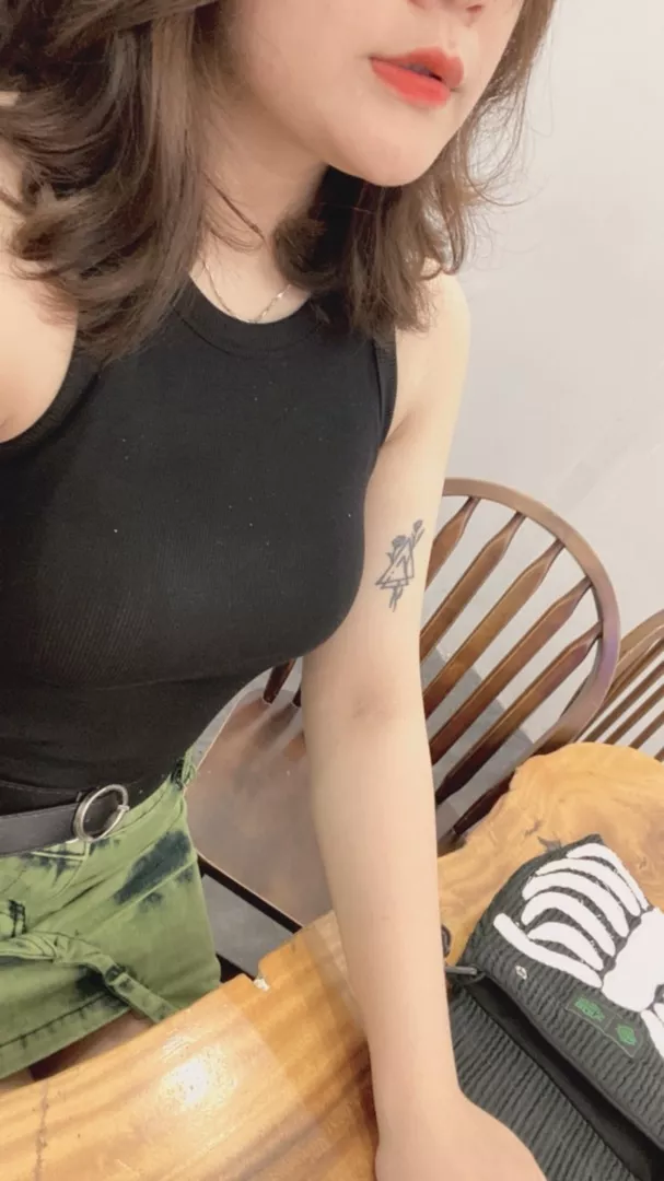 Áo chất mát co giãn tốt nhưng giặt vài lần là sẽ bị xù phù hợp giá tiền