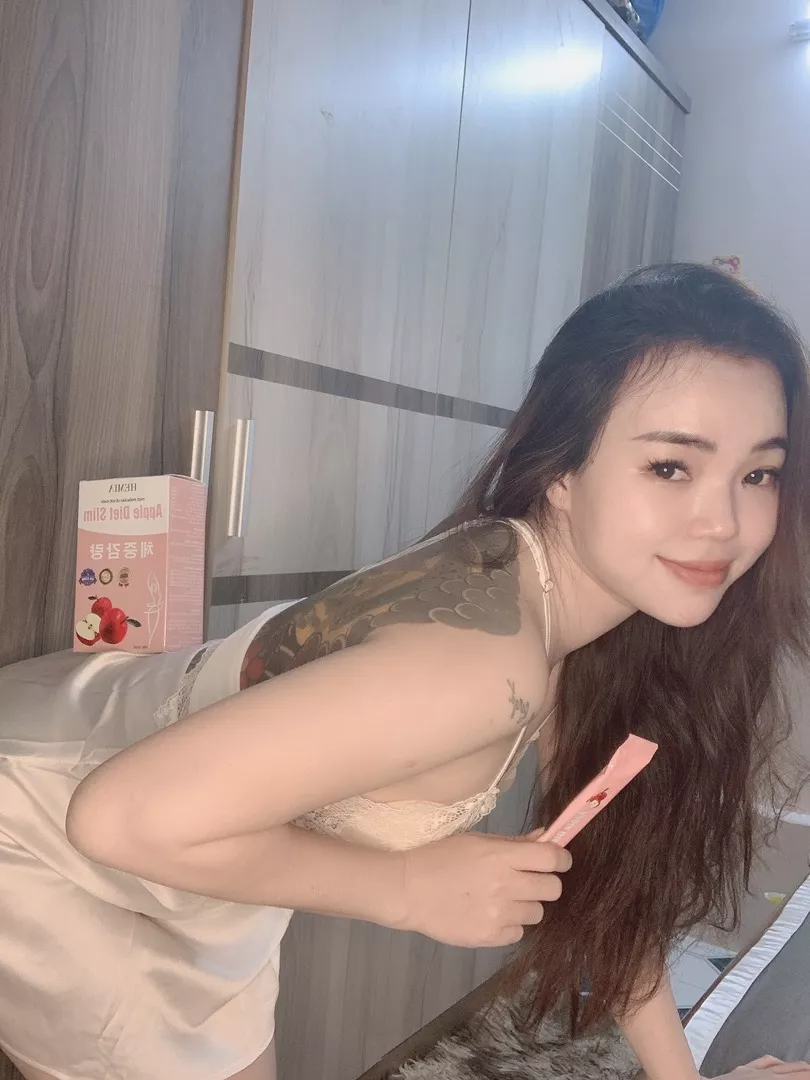 Chất liệu:Phi bóng
Màu sắc:trắng
Đúng với mô tả:đúng với mô tả

Trời nhận hàng đẹp xỉu. Đầm xinh lắm nha mn, sexy dã man 🤣🤣🤣
Tặng qần chip siêu iu,gợi cảm ck mê đắm đuối nha