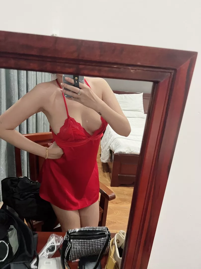 Đầm đẹp lắm lun vải mềm mại mua hẳn 3 màu lun rồi shop giao nhanh