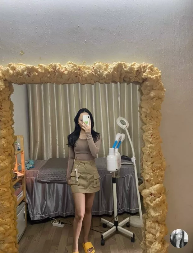 Nhận hàng váy rất xinh, nhưng chưa mặc thử. Khi nào đi chơi mặc chụp sẽ thêm ảnh, nhưng có điều giao hàng quá lâu. Cỡ 1 tuần mới giao, đơn vị vận chuyển này thấy ko ổn. Được thì shop đổi đvvc xem sao nhé