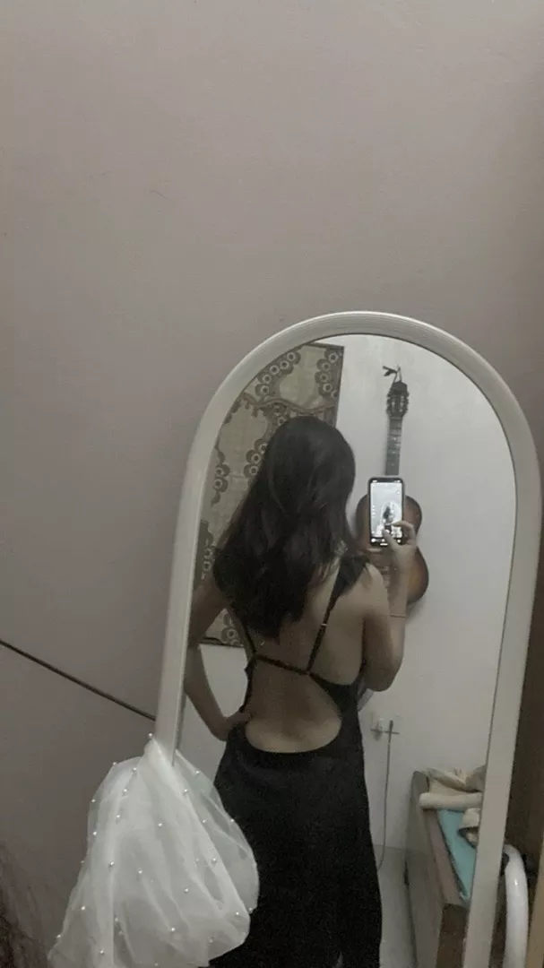 Chất liệu:lanh
Màu sắc:đen

Đẹp ạ! Có dây điều chỉnh