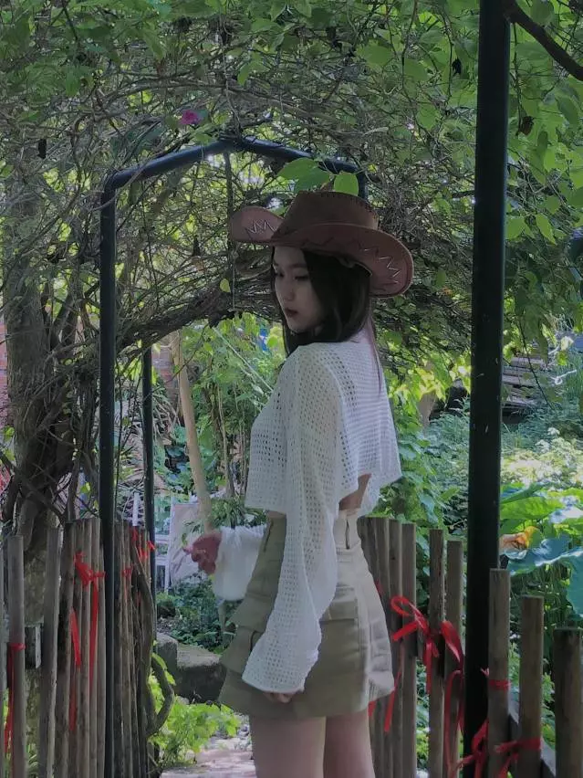 Chất liệu:kaki
Màu sắc:be
Đúng với mô tả:như hình

xinh nên mua