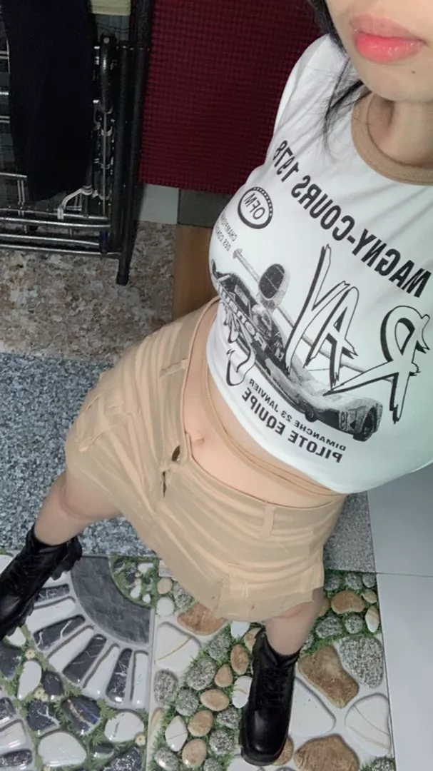 Size S mặc vừa khéo ôm 
Xinh cực 
Bên trong có lót quần mỏng 
10 điểm