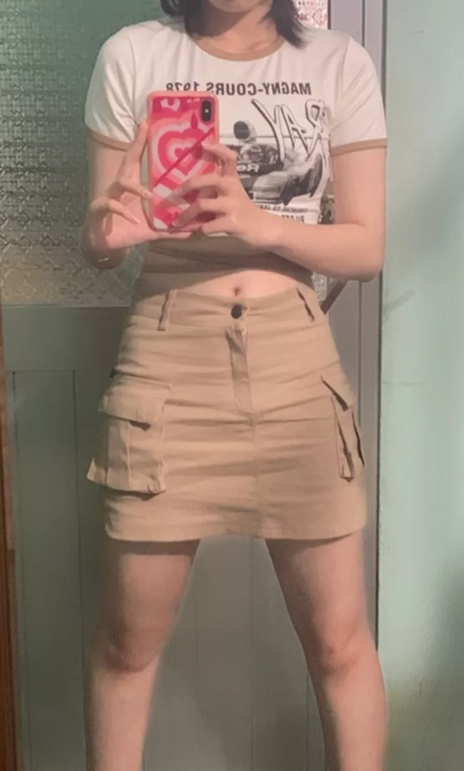 Size S mặc vừa khéo ôm 
Xinh cực 
Bên trong có lót quần mỏng 
10 điểm