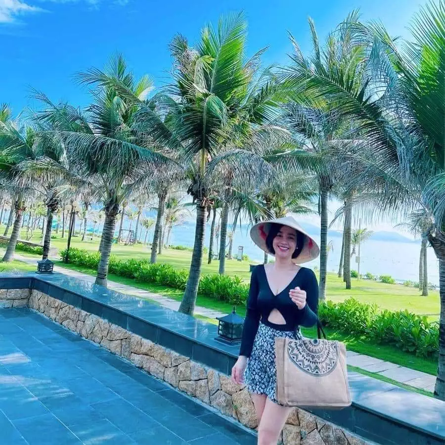 Giao hàng nhanh, chất lượng tốt. Áo dài tay ko lo cháy nắng. Mình 
chỉ bị cháy nắng ở chân. sẽ ủng hộ shop, hàng chất lượng