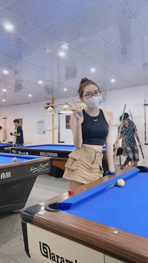 Giao hàng nhanh, đóng gói cẩn thận, giao đủ hàng, sp chất lượng, tui cao m65 nặng 48kg eo 65 mặc vừa size S luôn nha. Lúc đầu unbox thấy nhỏ xíu tưởng ko vừa rồi mà mặc vào vừa y 😂 quần + váy đẹp lắm