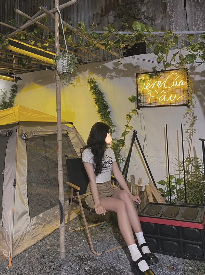 Màu sắc:be
Đúng với mô tả:đúng

oki đẹp nho, mình 1m52 40kg mặc size s hơi rộng xíuu vải hơi nhanh nhăn á ngồi nhiều dính chưởng