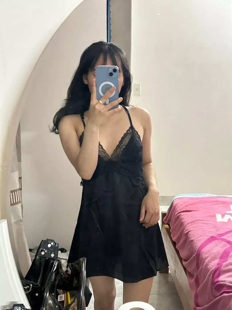 Bà nào vòng 1 ok hơn chút mặc sẽ đẹp hơn ý.Vãi lụa mỏng mát, 3ngày là nhận hàng rồi☺️ sẽ ql ủng hộ shop