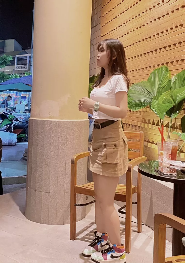 Đẹp xức xắc nhứt cái nách luôn, vãi co dãn đẹp lắm, v3 tui 90 hơn nên mua XL form đẹp nhma bóp eo lại tí