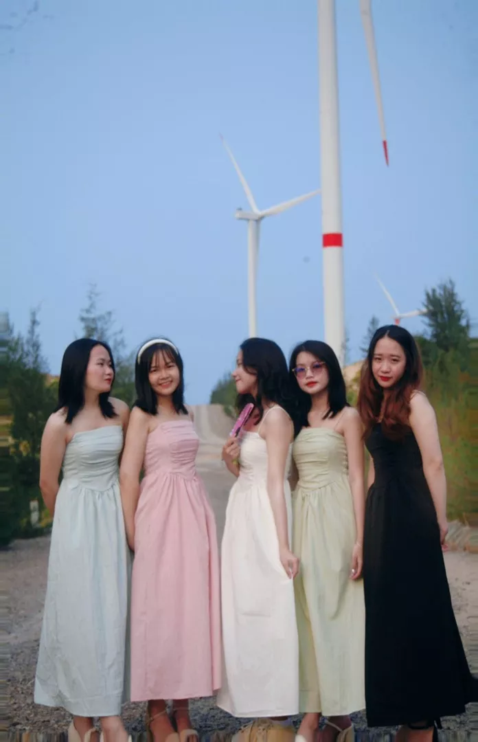 Màu sắc:den

Chất lượng tốt, mặc lên rất dễ thương, giá cả hợp lý, mang đi biển cũng okeee vvyxhcjvufkfviysh đc jfcjxydiffk