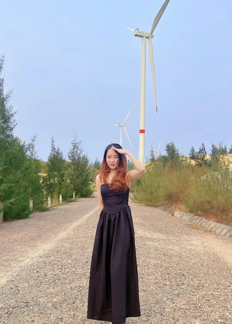 Màu sắc:den

Chất lượng tốt, mặc lên rất dễ thương, giá cả hợp lý, mang đi biển cũng okeee vvyxhcjvufkfviysh đc jfcjxydiffk