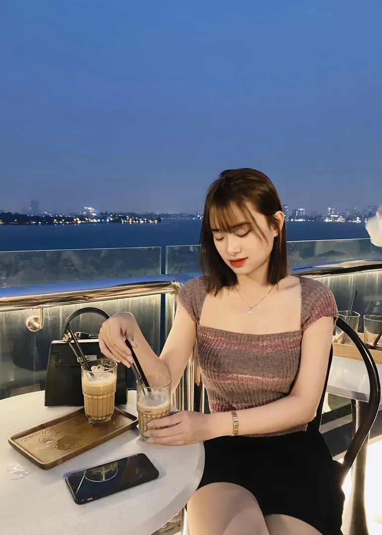 Chất liệu:Đẹp

Áo xinh lắm ạ, lên ảnh siêu sang chảnh
Pass 90 mặc chụp ảnh 30p 0328638667