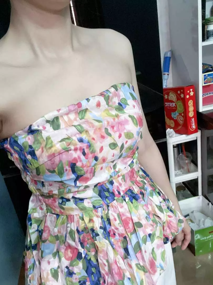 Chất liệu:thô mát
Màu sắc:chuẩn ảnh
Đúng với mô tả:chuẩn

áo chất mát form mặc lên rất xinh giá rẻ nữa