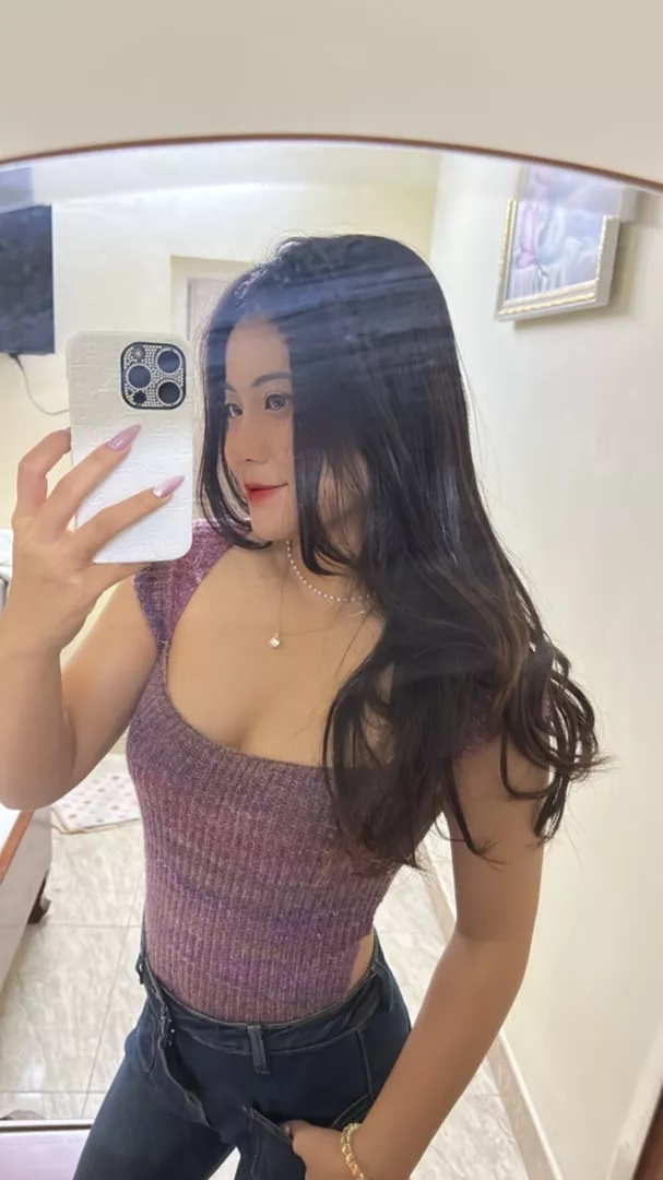 Đúng với mô tả:ddusng
Màu sắc:đẹp
Chất liệu:len mỏng

Áo đẹp chất đẹp mà mặc lên rất dth
Đặt đồ shop này 2 cái thì hên xui 50/50 trúng đồ ok kkk