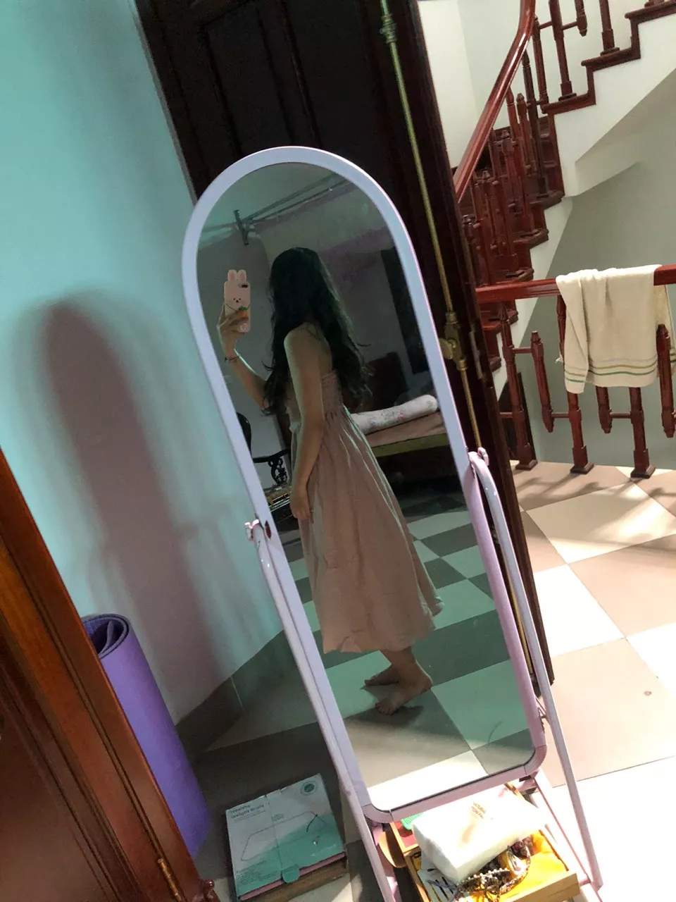 Chất liệu:đũi
Đúng với mô tả:ok
Màu sắc:pink,

Dây áo ko phù hợp vs màu váy,m hỏi Shop sz mà ko trả lời,ship nhanh,do mình béo nên nhìn khá thô,chỗ bụng xệ xg như bầuu ấy ko có lót ngực chỉ 2 lớp váy mình mặc dsi biển ngượng lắm