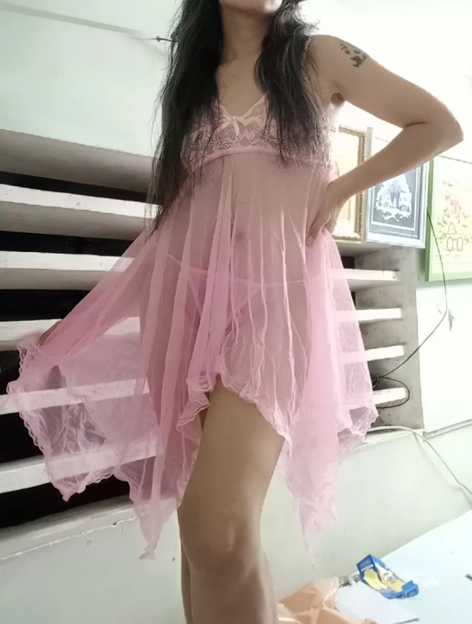 Màu sắc:Xanh nhạt, hồng nhạt
Đúng với mô tả:Đúng
Chất liệu:Ren thun, voan lưới

Váy dễ mặc, thoải mái. Kiểu đẹp màu xinh. Shop uy tín, giao hàng nhanh, đúng size, đúng mẫu, đúng màu. Mình rất yên tâm khi mua hàng của shop. Giá rẻ hơn các shop khác nhưng chất lượng sản phẩm và dịch vụ của shop tuyệt vời hơn nhiều.