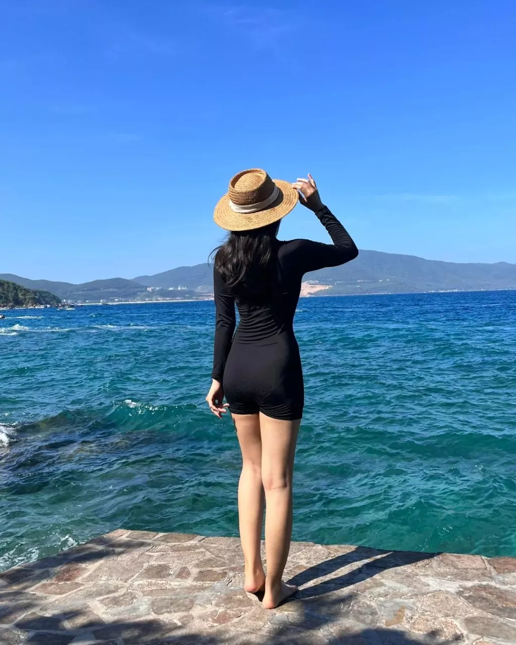 Đồ hơi rộng với mình nhưng lên hình quá đỉnh luôn ạ. Giao hàng nhanh lắm. Cảm ơn shop