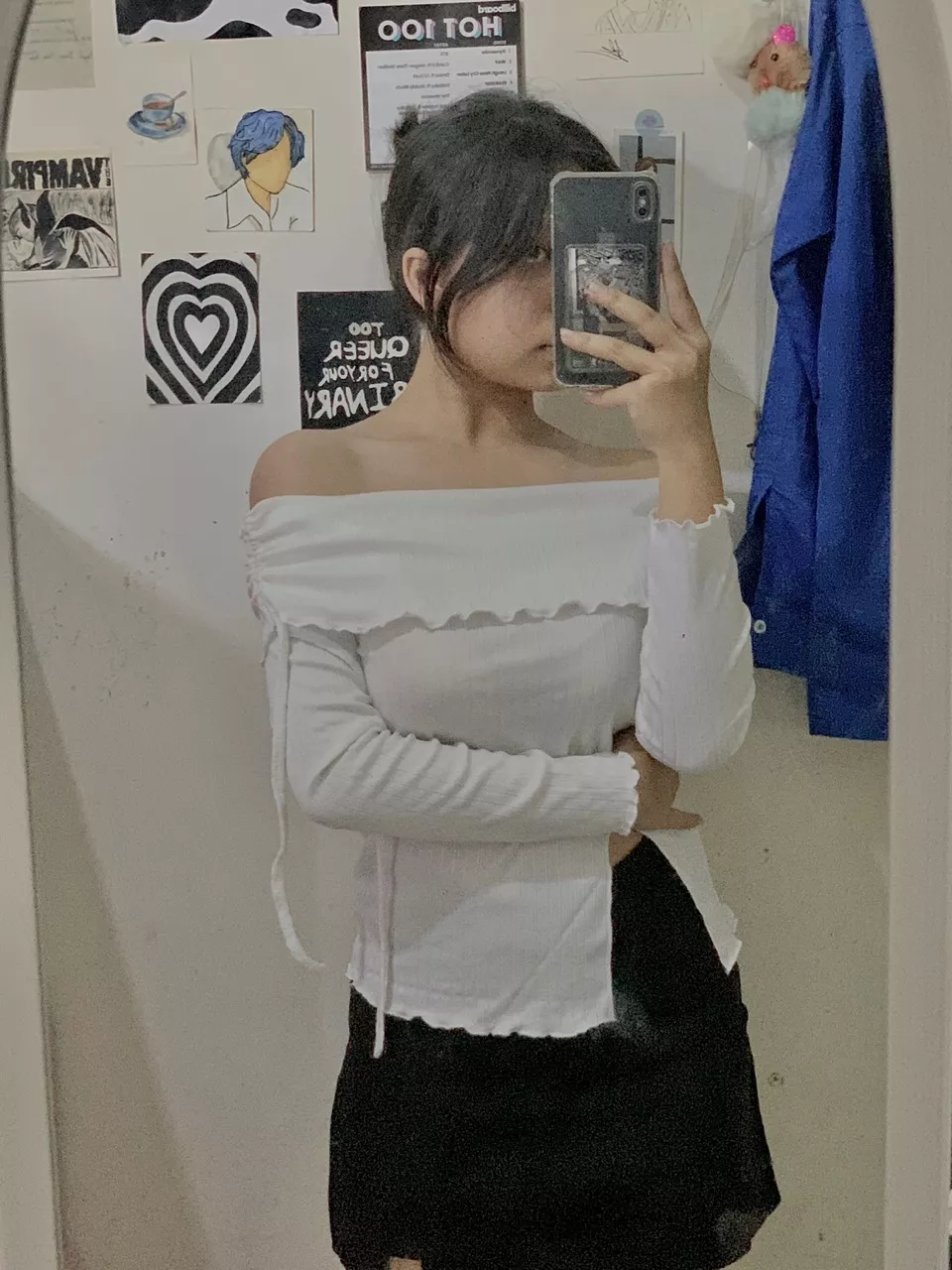 áo  cũng xinh, nhma tui phải bóp phần eo vào nhìn cho bớt béo-))) chứ để k v nhìn nó béo hơn bth-))