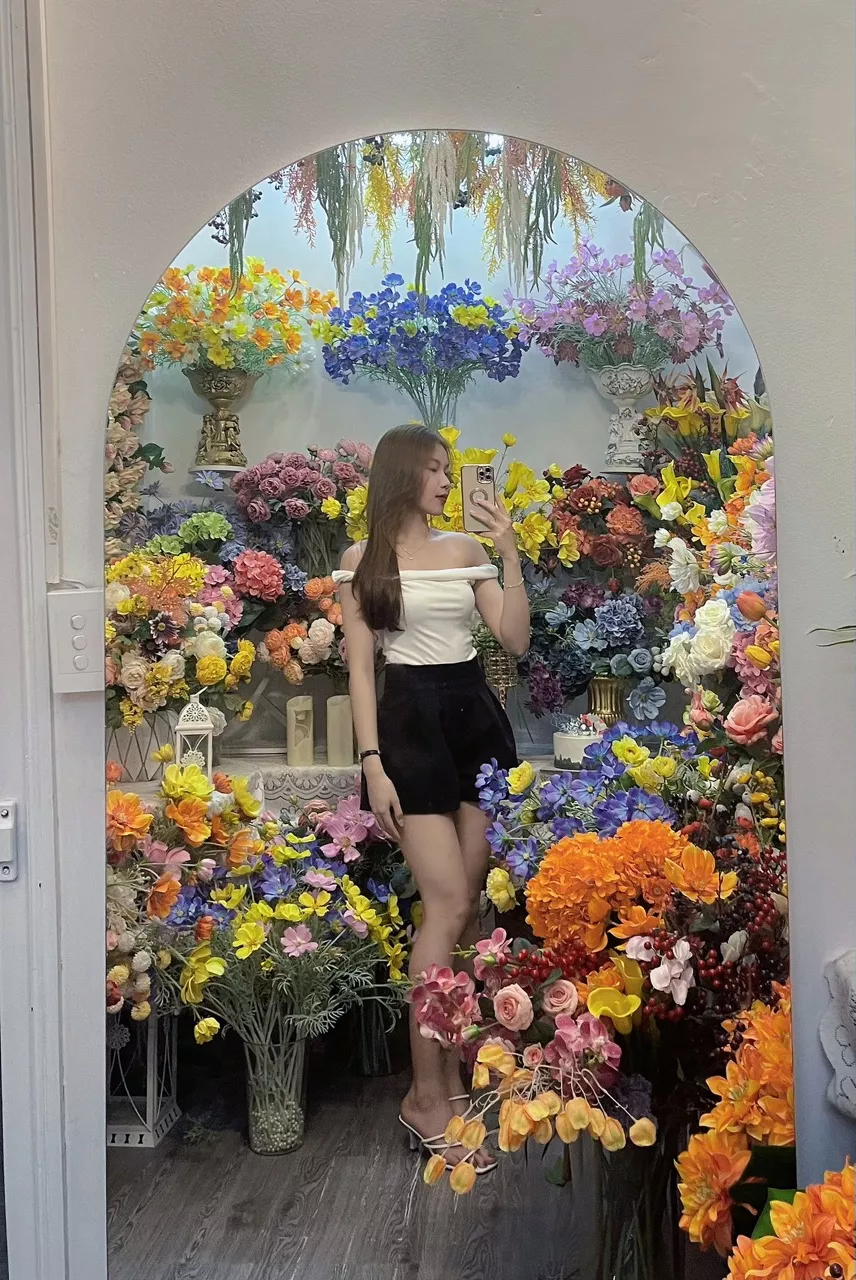 Đúng với mô tả:đúng
Màu sắc:trắng
Chất liệu:co giãn

Áo 2 lớp dày dặn mặc lên chinh lắm