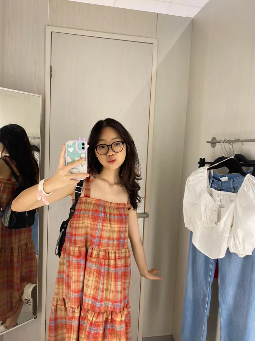 Màu sắc:dep
Chất liệu:ổn
Đúng với mô tả:có

mặc lên xinh lắm ạ,ncl 10đ nhe giao hàng cug nhanh lắm lun , htrc đặt hsau đã nhận rui