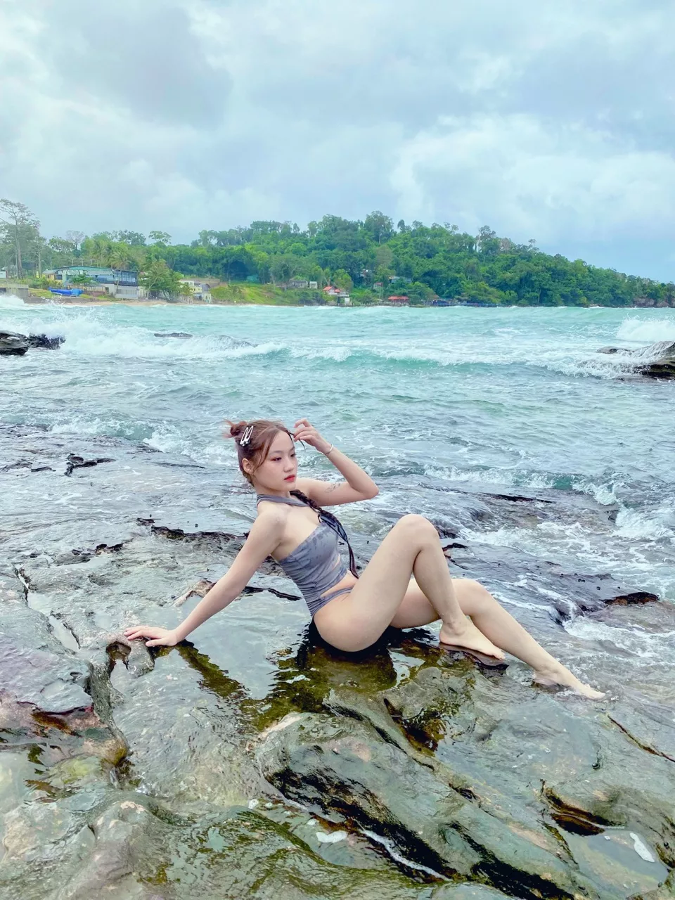 Đẹp mún chớt v1 tui 78 mặc hơi bị rộng xíu nhưng bóp dô chút xíu là mặc vừa khít then kiu shop