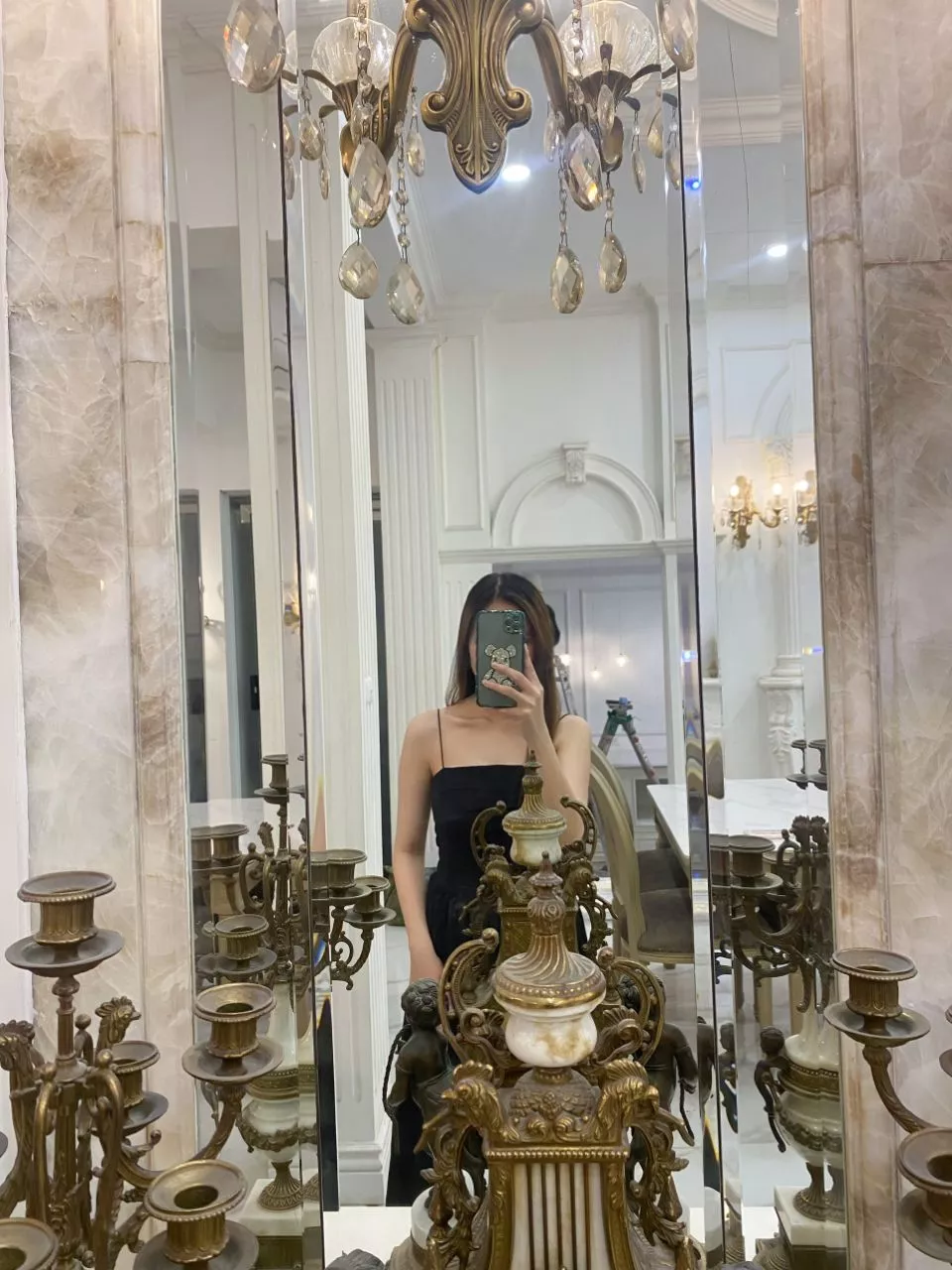 Màu sắc:đen
Đúng với mô tả:10/10
Chất liệu:như hình

Váy xinh như hình, lên form đẹp nèe. Giá cả lại hợp lý, mình m5 thôi mặc đến mắt cá chân này. Mn thử nhed