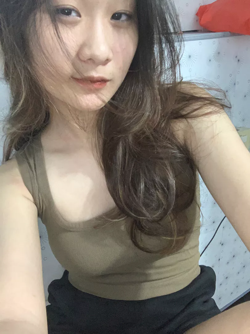 siêu xinh , màu nâu trong ảnh hơi vàng tý , có mút mặc ôm siêu thích nhá