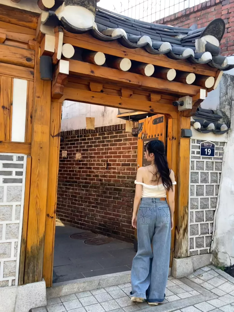 Áo vải ok, phía trc đẹp nhưng phía sau ko bó vào người
Lên hình ok
Mình pass qua shopee hoặc zalo 0835357406, Hà Nội nhé ạ