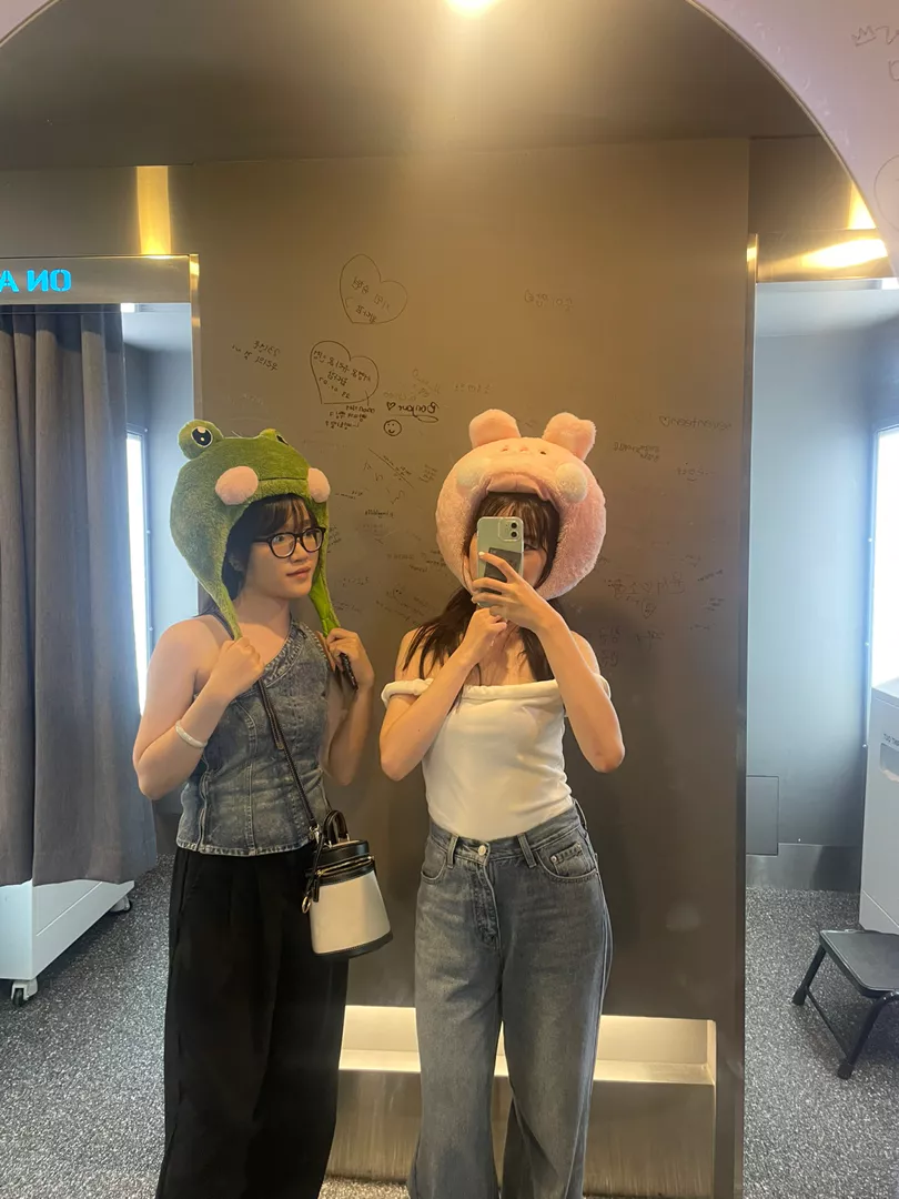 Áo vải ok, phía trc đẹp nhưng phía sau ko bó vào người
Lên hình ok
Mình pass qua shopee hoặc zalo 0835357406, Hà Nội nhé ạ